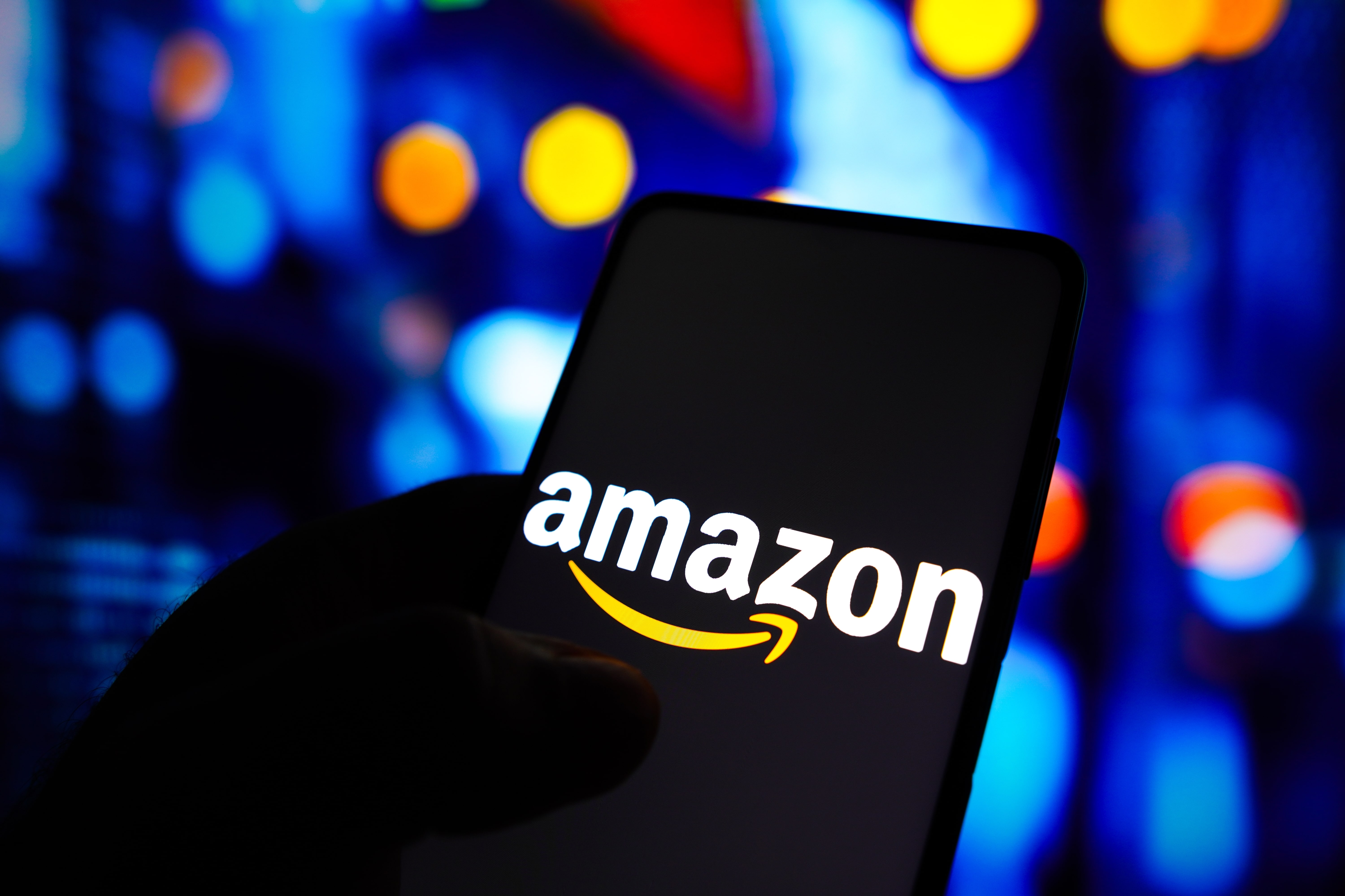 Amazon beats earning forecast